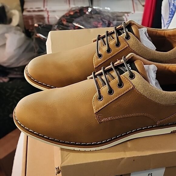 Men's Madden M Landen shoe  size 9 NWOT in box - Picture 2 of 8